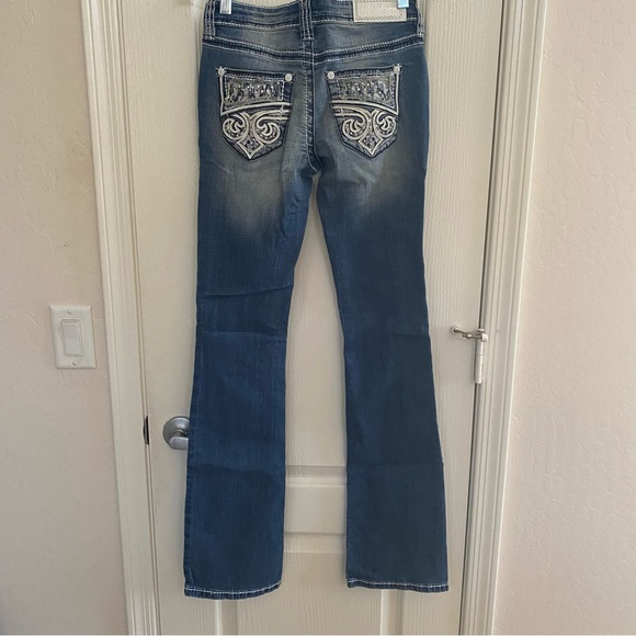 New, never worn, affliction jeans, straight leg, slight flare at bottom? - Picture 1 of 7